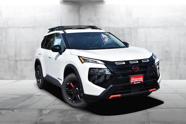 Nissan Rogue Vehicle Image 02