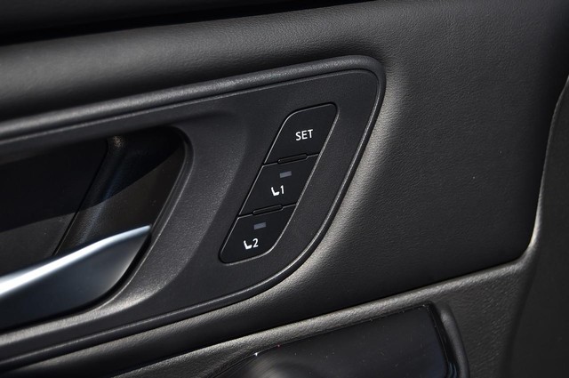 Nissan Rogue Vehicle Image 10