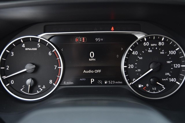 Nissan Rogue Vehicle Image 13