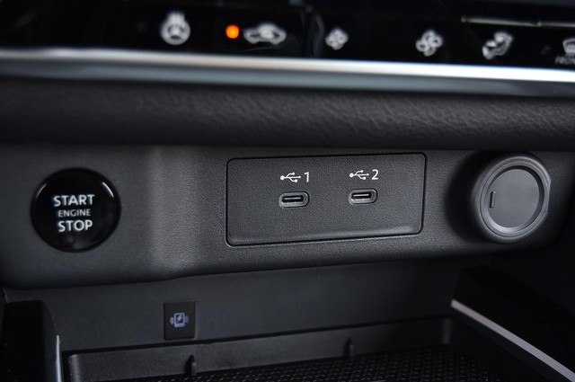 Nissan Rogue Vehicle Image 20