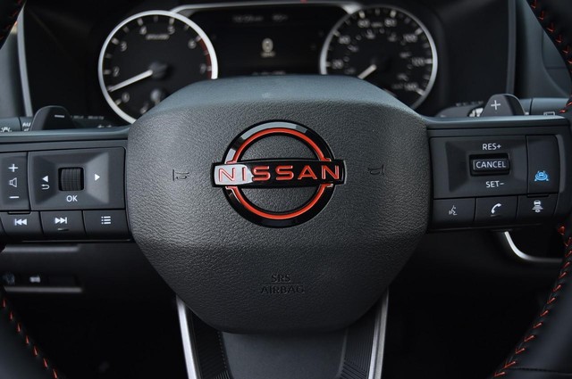 Nissan Rogue Vehicle Image 22