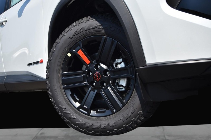 Nissan Rogue Vehicle Image 03
