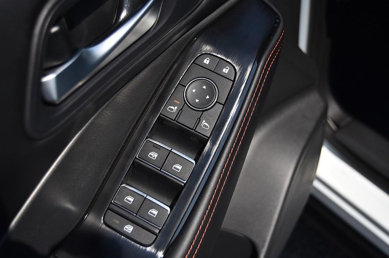 Nissan Rogue Vehicle Image 09