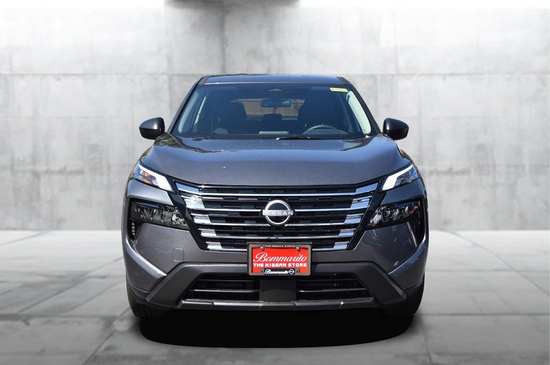Nissan Rogue Vehicle Image 04