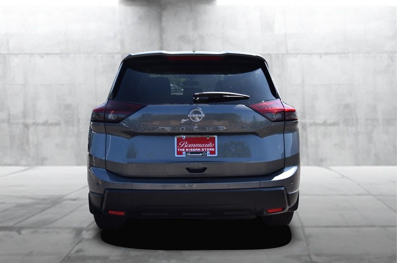 Nissan Rogue Vehicle Image 06