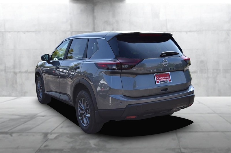 Nissan Rogue Vehicle Image 07