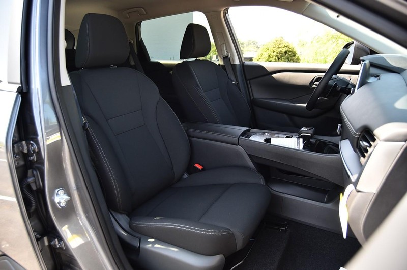 Nissan Rogue Vehicle Image 20