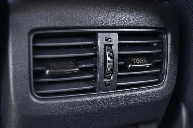 Nissan Rogue Vehicle Image 22