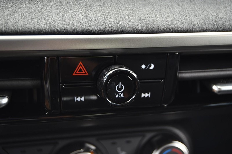 Nissan Kicks Vehicle Image 14