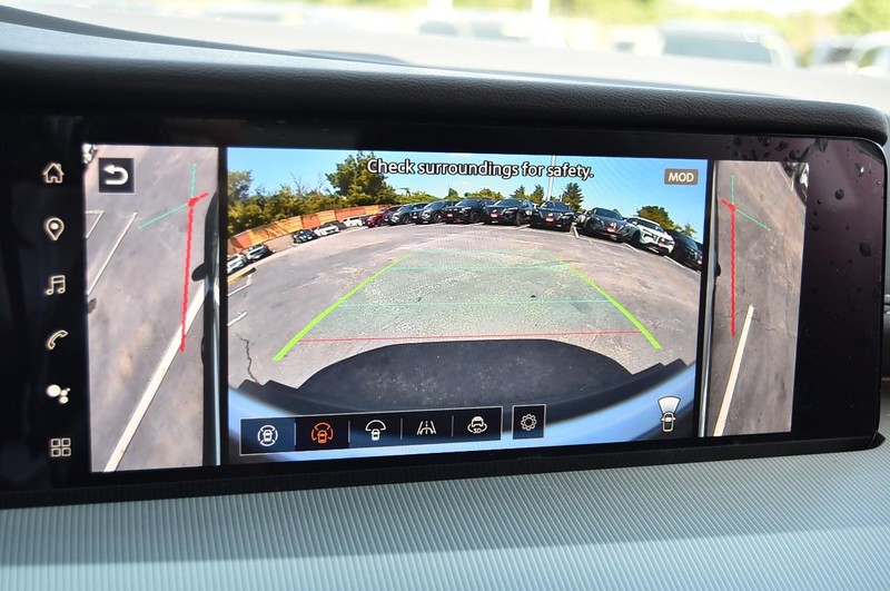 Nissan Murano Vehicle Image 16
