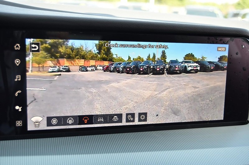 Nissan Murano Vehicle Image 17