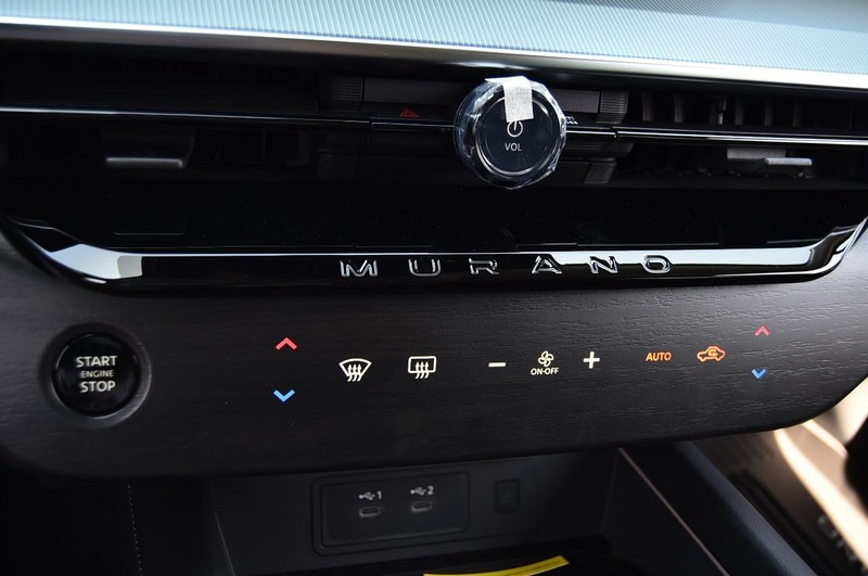 Nissan Murano Vehicle Image 19