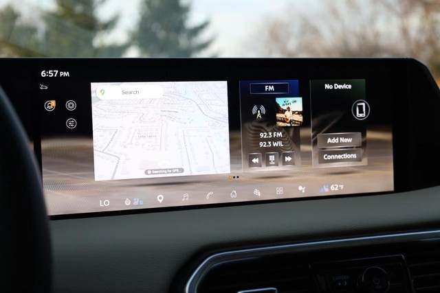 Nissan Armada Vehicle Image 14