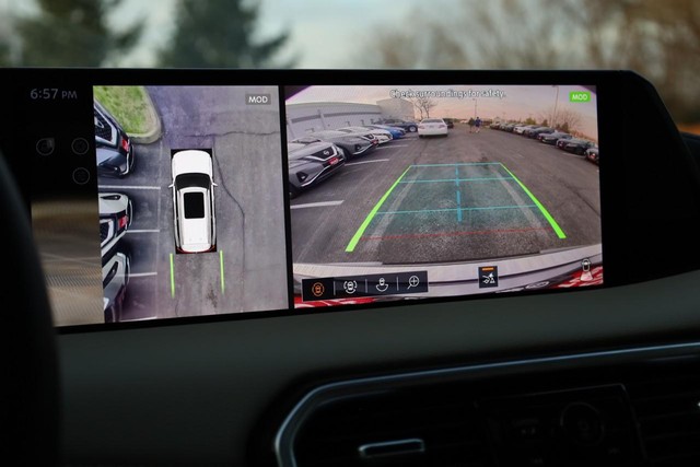 Nissan Armada Vehicle Image 16