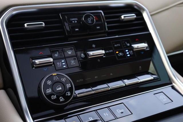 Nissan Armada Vehicle Image 18