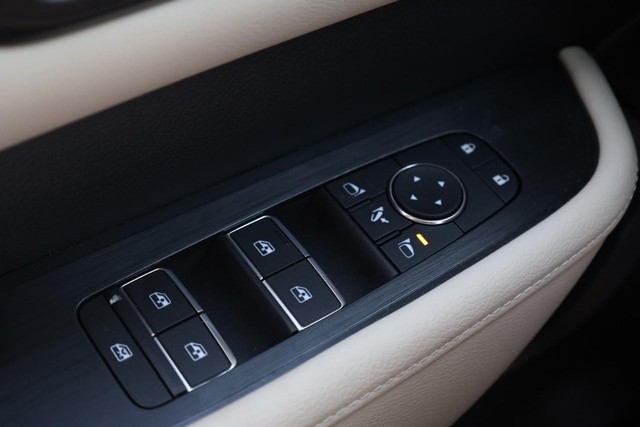 Nissan Armada Vehicle Image 21