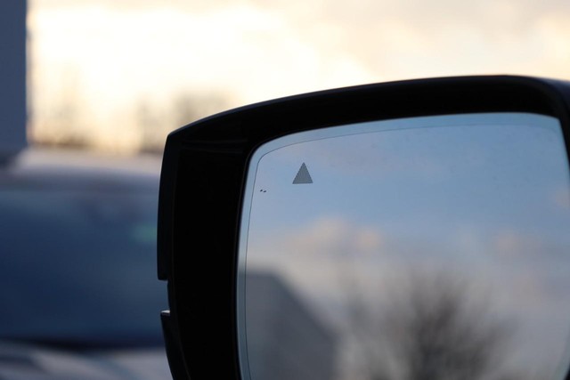 Nissan Armada Vehicle Image 24