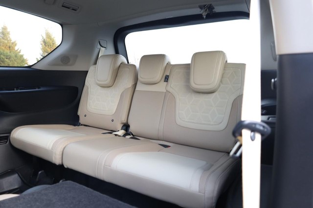 Nissan Armada Vehicle Image 29