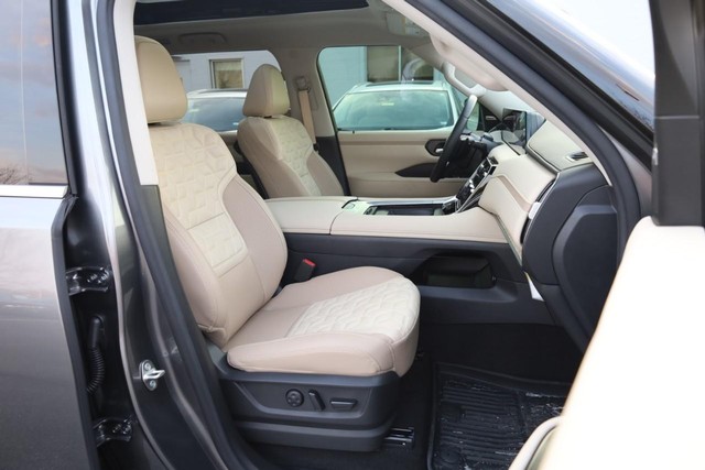 Nissan Armada Vehicle Image 30