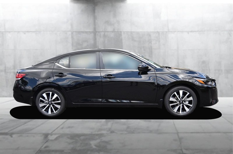 Nissan Sentra Vehicle Image 05