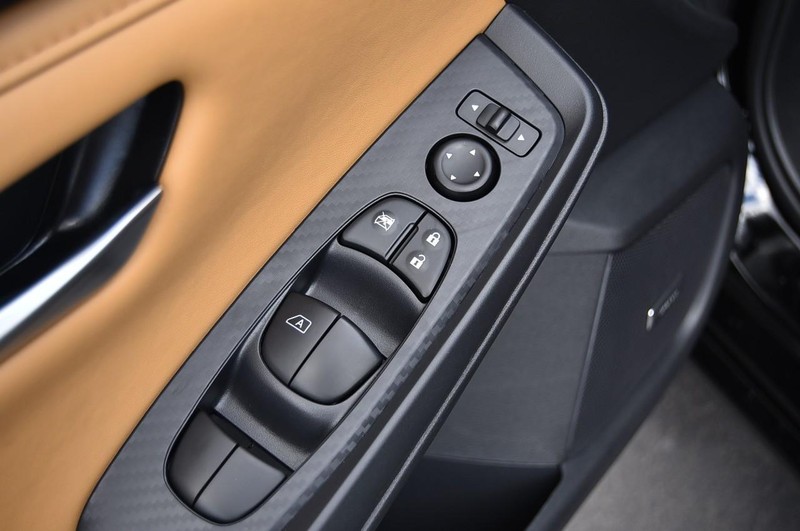 Nissan Sentra Vehicle Image 09