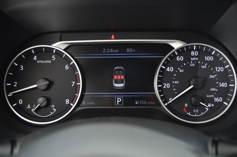 Nissan Sentra Vehicle Image 13