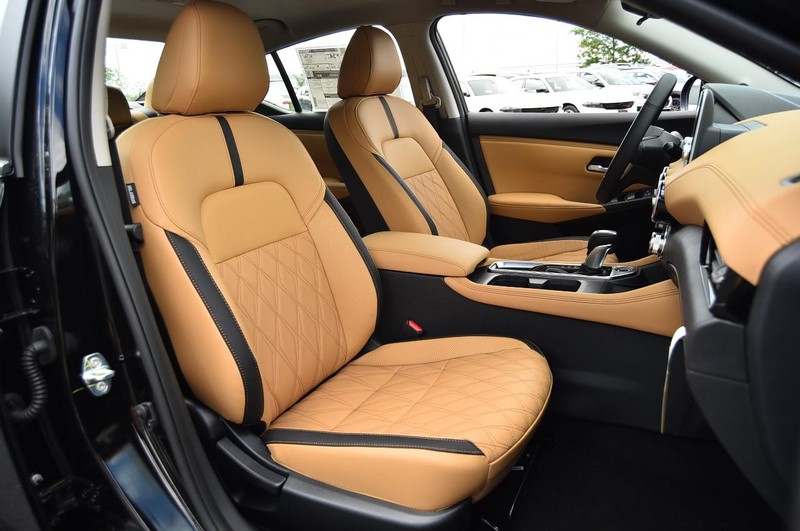 Nissan Sentra Vehicle Image 23