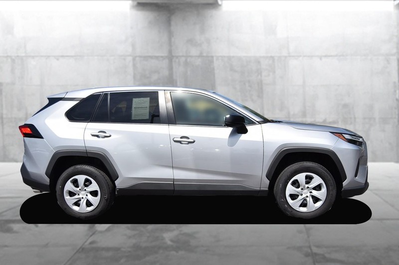 Toyota RAV4 Vehicle Image 05
