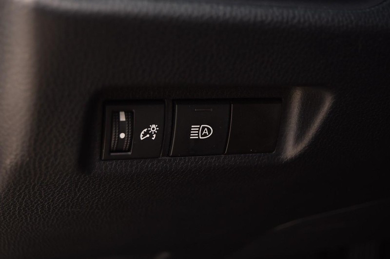 Toyota RAV4 Vehicle Image 10