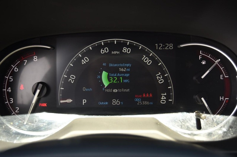 Toyota RAV4 Vehicle Image 11