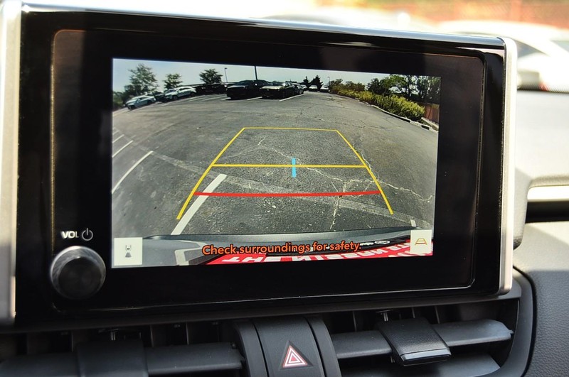 Toyota RAV4 Vehicle Image 12