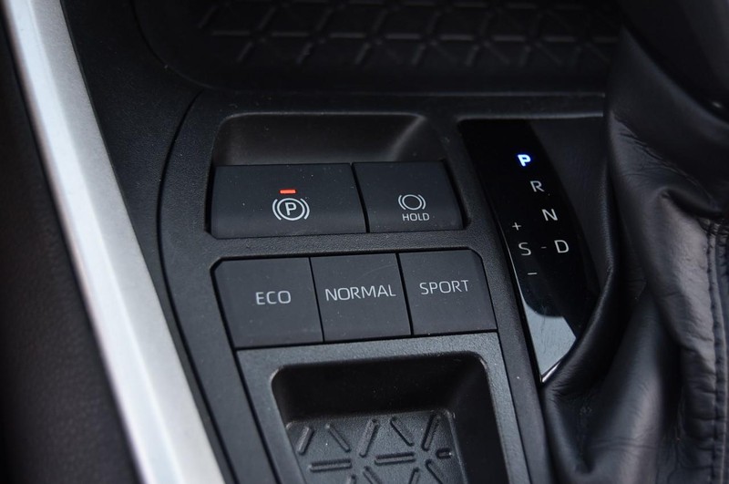 Toyota RAV4 Vehicle Image 15