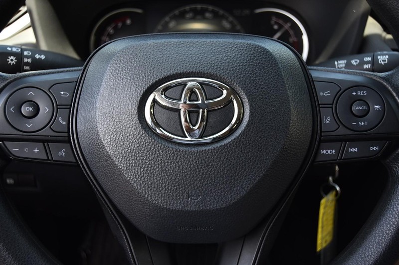 Toyota RAV4 Vehicle Image 16