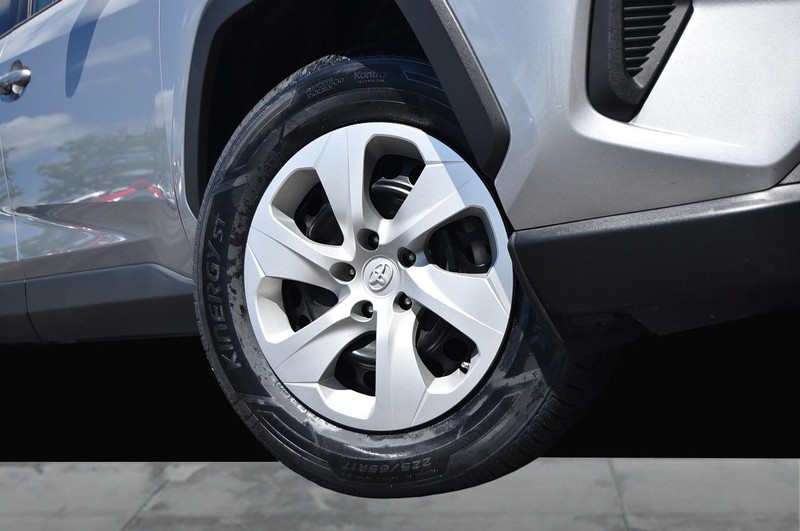 Toyota RAV4 Vehicle Image 03