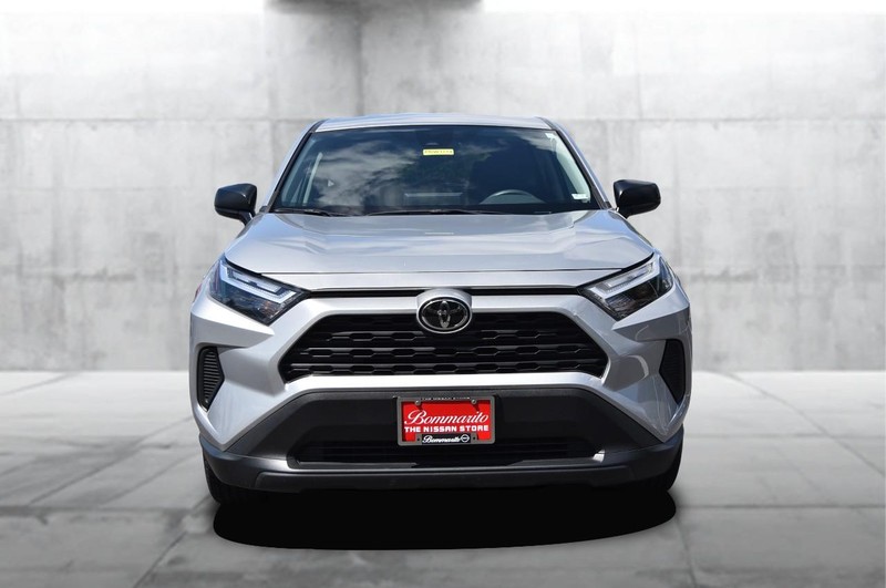 Toyota RAV4 Vehicle Image 04