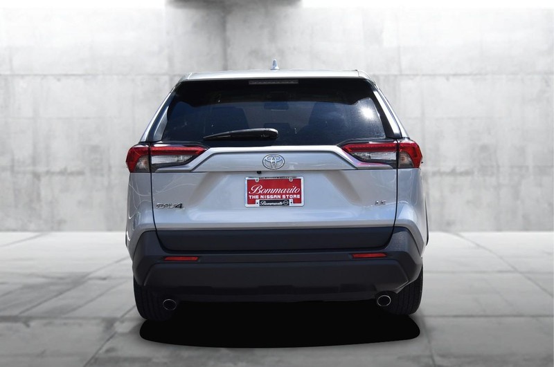 Toyota RAV4 Vehicle Image 06