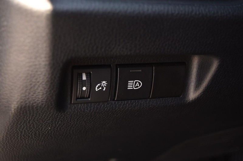 Toyota RAV4 Vehicle Image 10