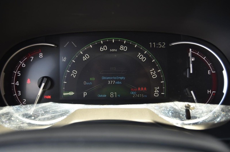 Toyota RAV4 Vehicle Image 11