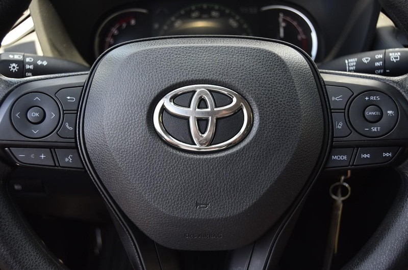 Toyota RAV4 Vehicle Image 16