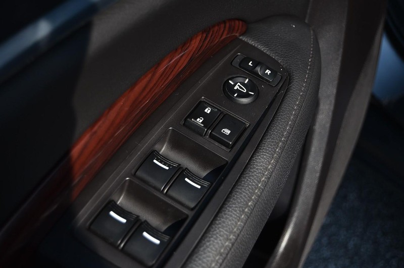 Acura MDX Vehicle Image 09