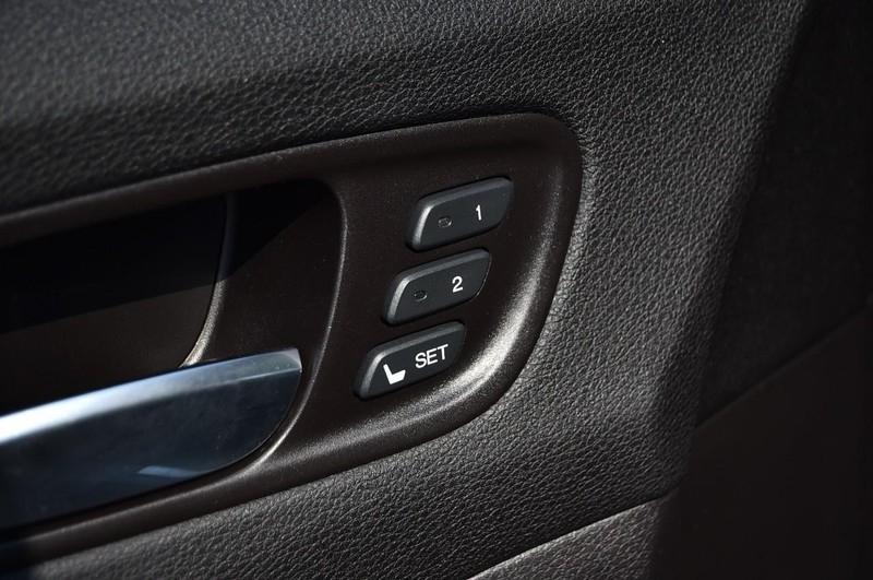 Acura MDX Vehicle Image 11