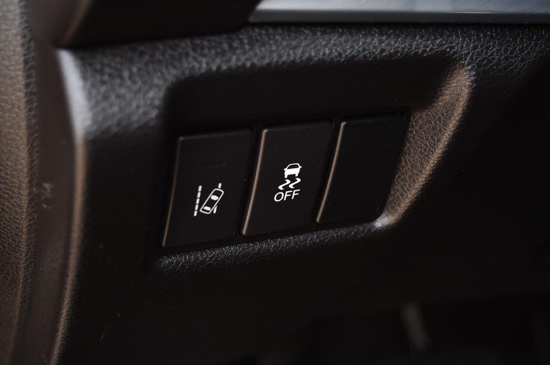 Acura MDX Vehicle Image 13