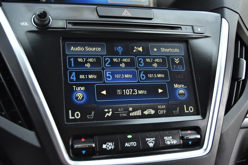 Acura MDX Vehicle Image 17