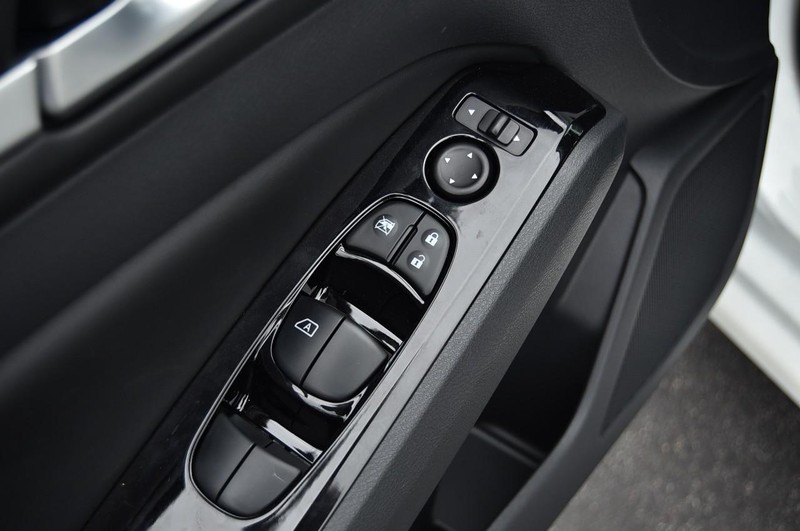 Nissan Altima Vehicle Image 09