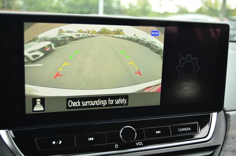 Nissan Altima Vehicle Image 14