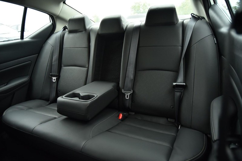 Nissan Altima Vehicle Image 27