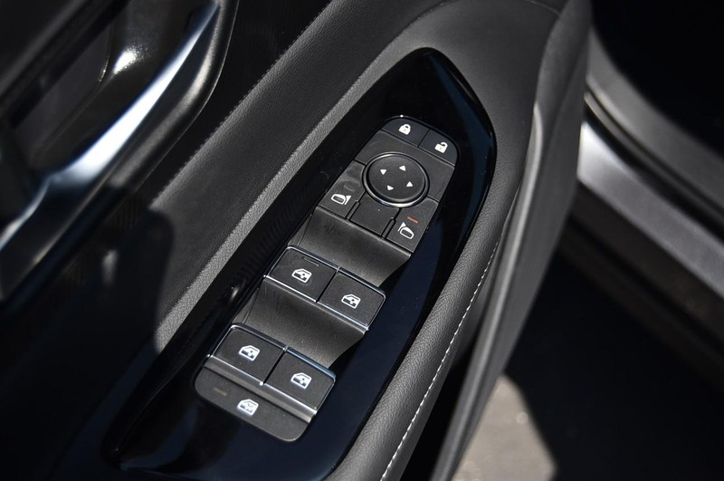 Nissan Murano Vehicle Image 09