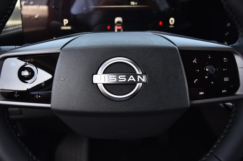 Nissan Murano Vehicle Image 18
