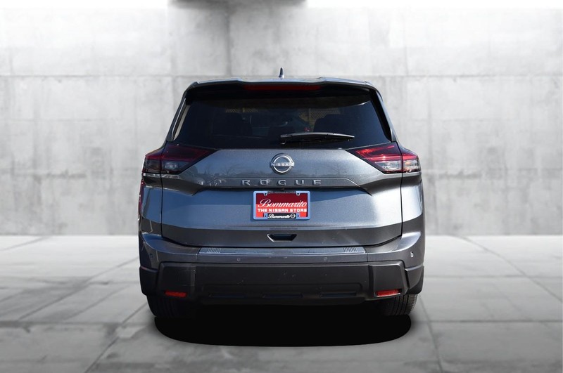 Nissan Rogue Vehicle Image 06