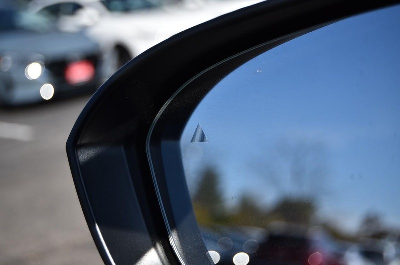 Nissan Rogue Vehicle Image 10